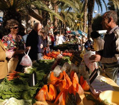 Le grand marché des îles d’or