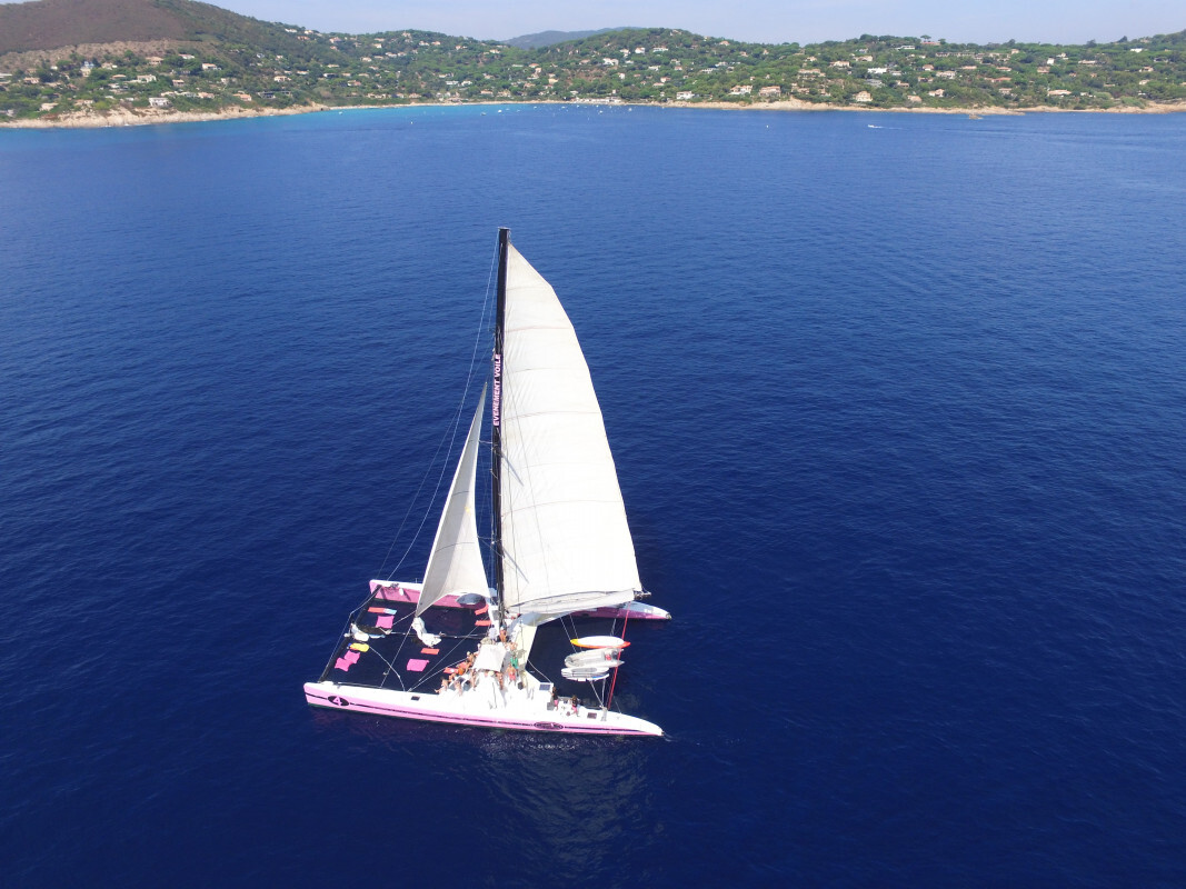 Caseneuve Catamaran – Sortie en catamaran au coucher de soleil_Le Lavandou